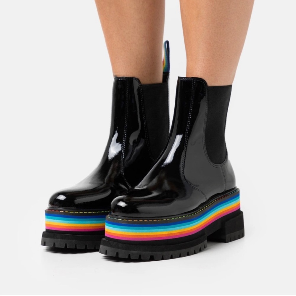 Kurt Geiger London
Birdie Chelsea Chunky Lug Sole Rainbow
Platform Combat Boots
